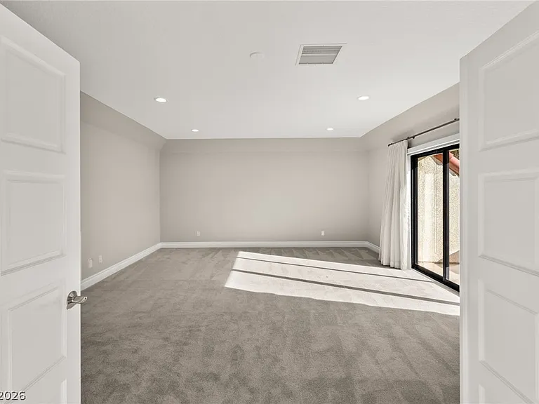13 Dovetail Cir — Photo 31
