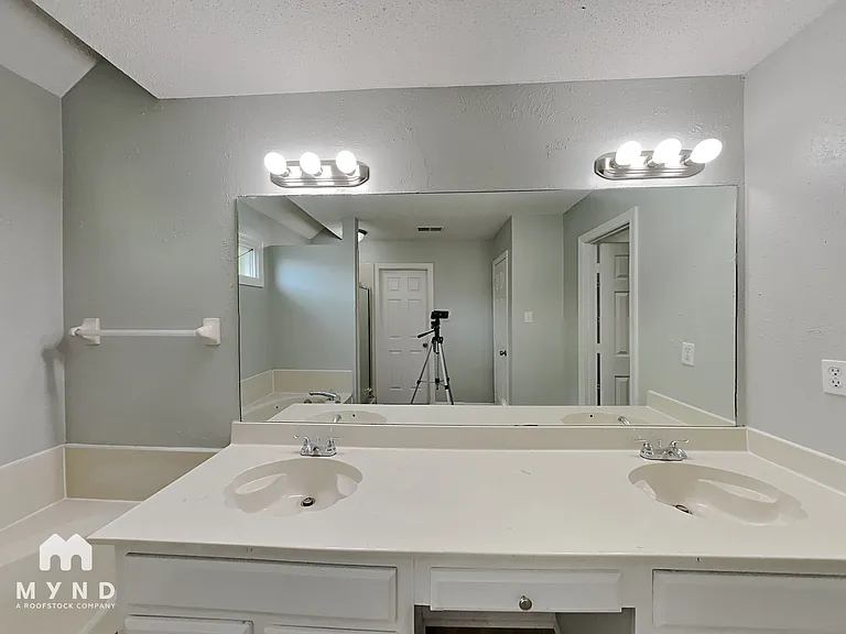 8233 Trinity Rd — Photo 13