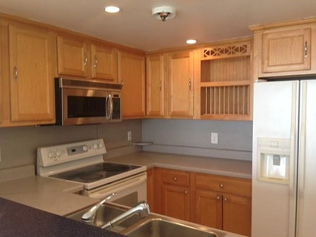 1st image of 1470 NE 123rd St #A1004