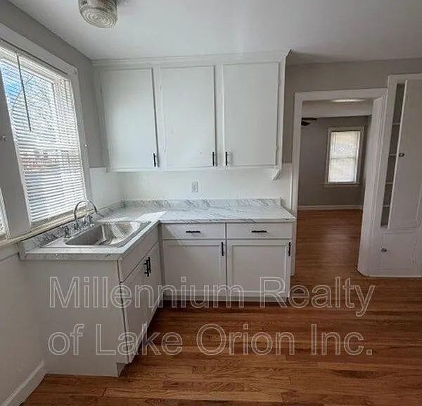 27 Sylvan — Photo 3