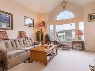 5262 Oakmount Cres #503, Burnaby, BC V5H4R7