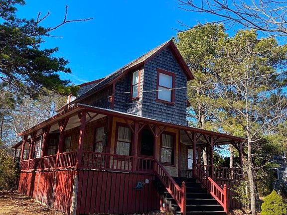 3rd image of 6 Arlington Ave