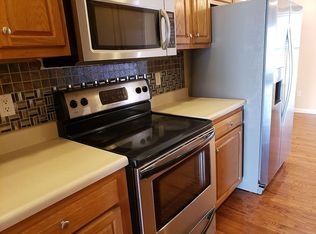 204 Red Bud Dr, Mahomet, IL 61853