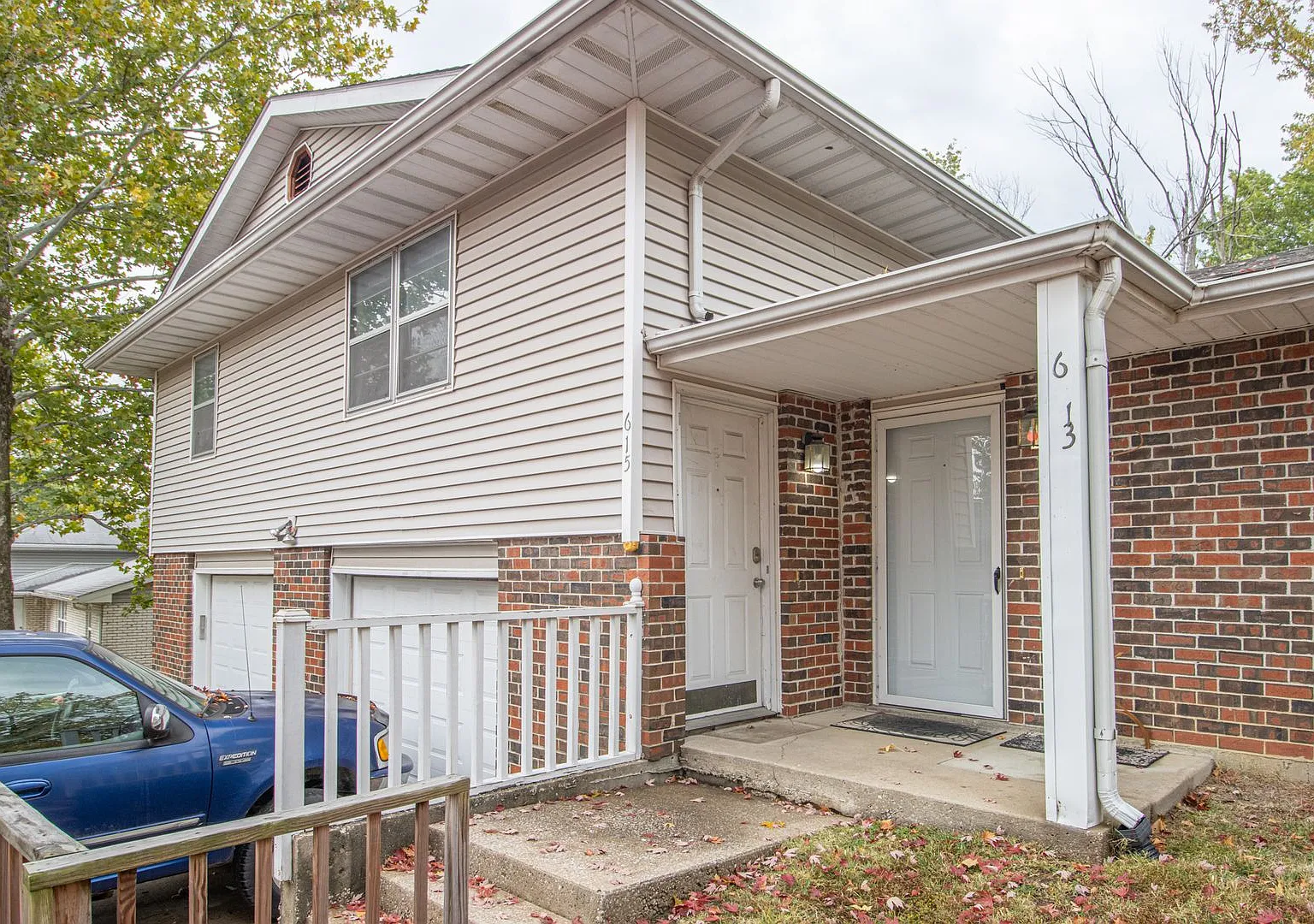613-615 Pear Tree Circle — Photo 1