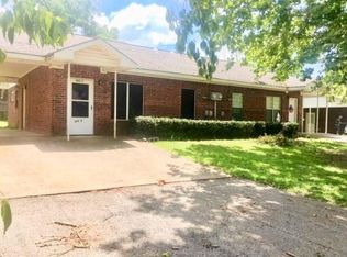 404 Baker St #D, Lindale, TX 75771
