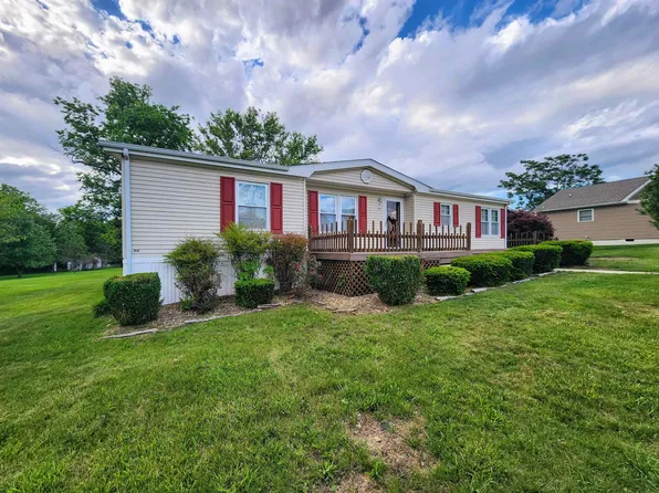 57 1st St, Fishersville, VA 22939