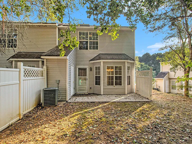 5570 Fair Creek Way — Photo 23