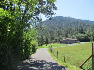 207 Greens Creek Rd, Grants Pass, OR 97527