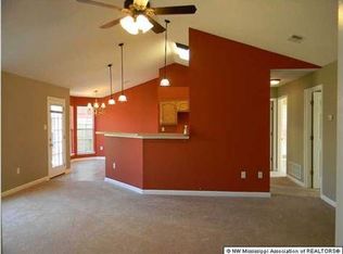 5728 Deer Ridge Dr, Southaven, MS 38672