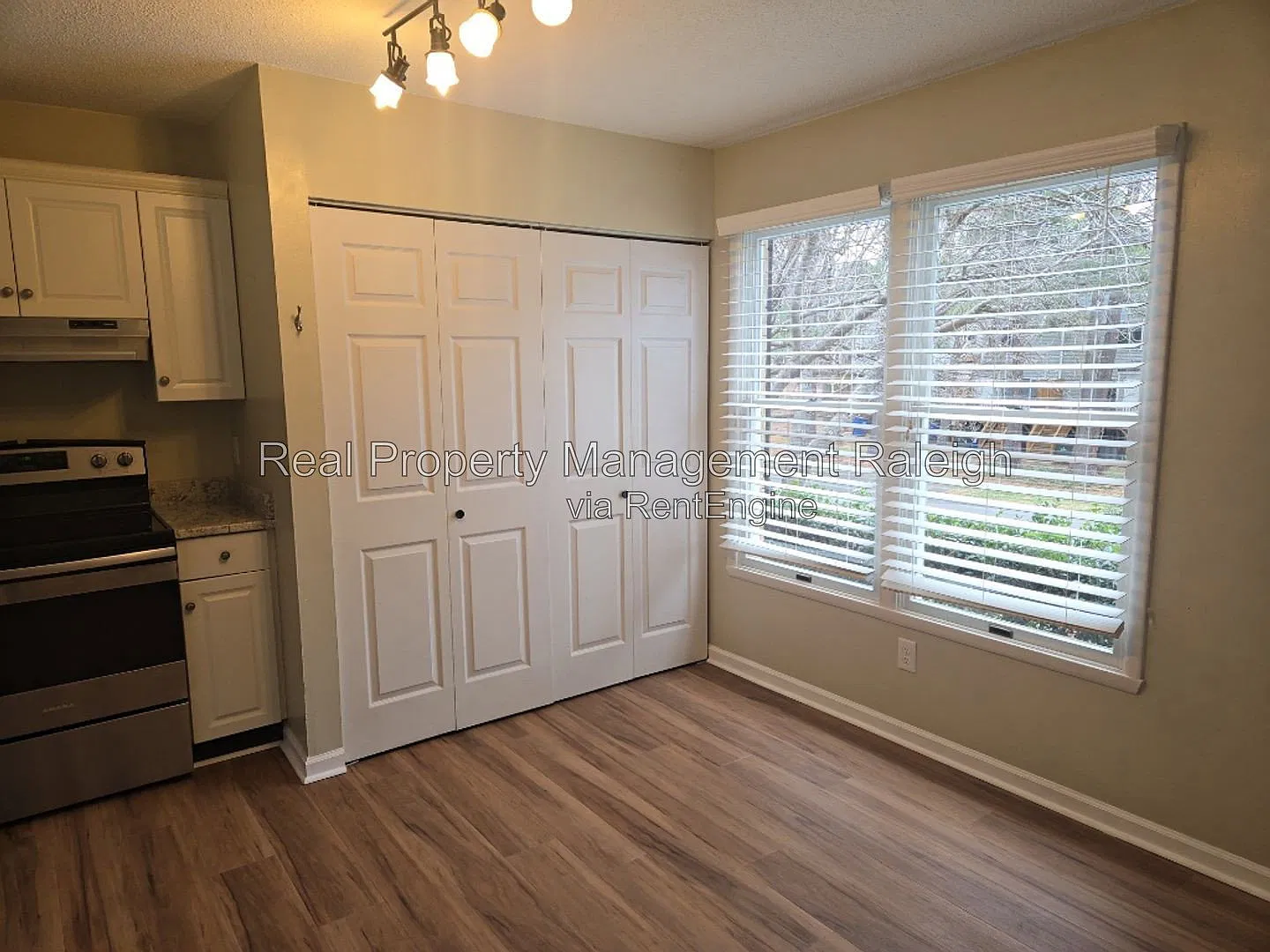 3 bed, 1.5 bath, 1253 sqft, $1,600 — Photo 3