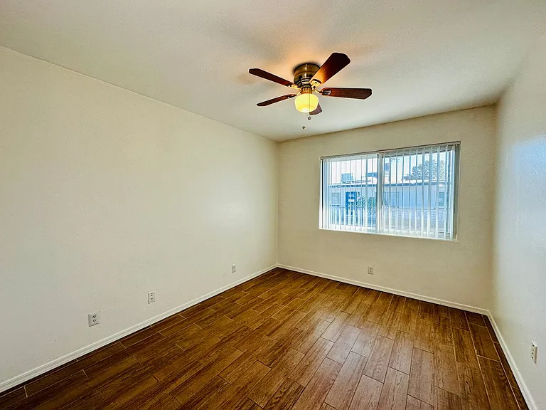 1 and 2 Bedrooms Great Location with Community Pool and Onsite Laundry! 1/2 of Mile from U of A — Photo 86