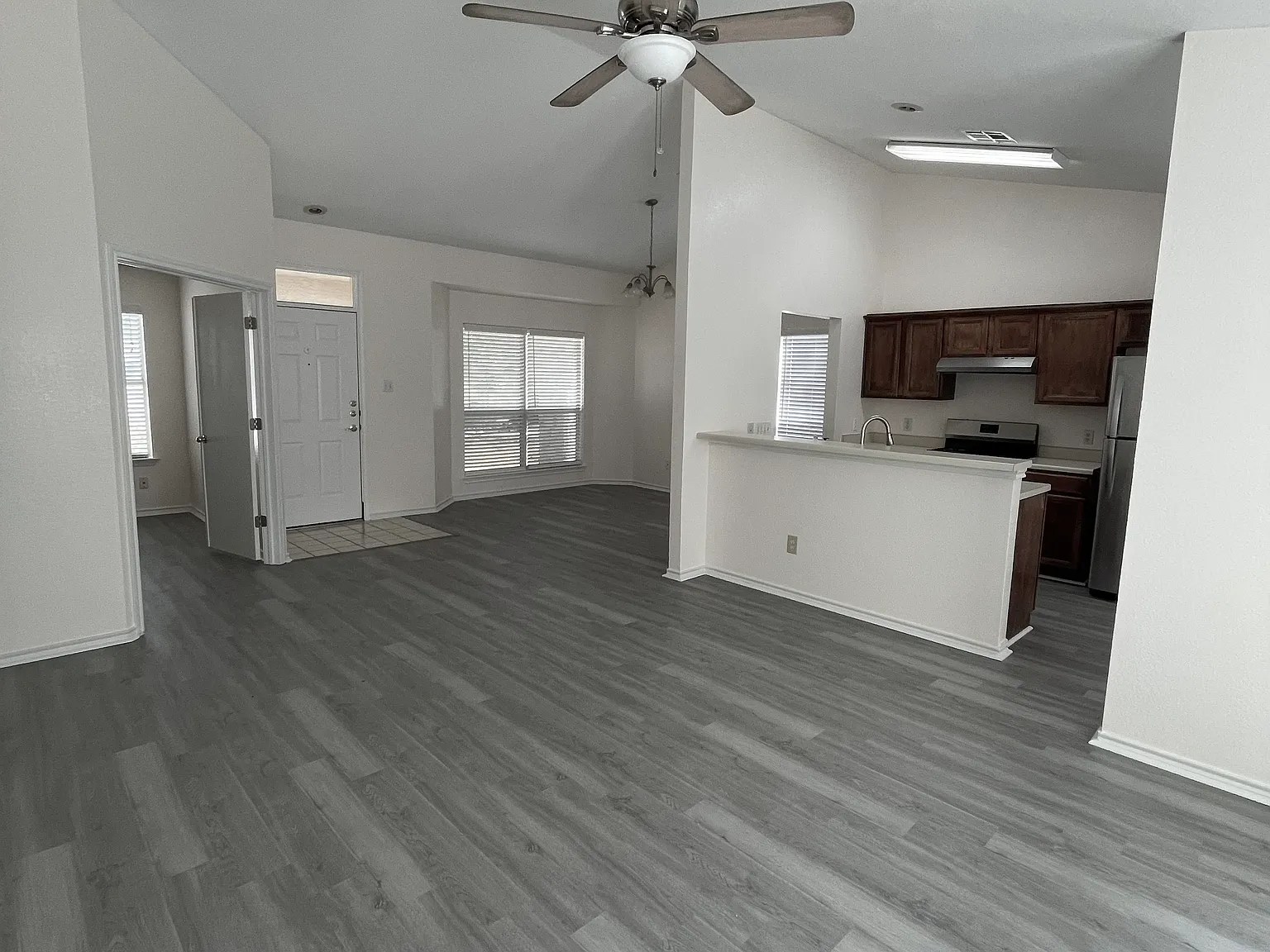 3 bed, 1348 sqft, $1,850 — Photo 3
