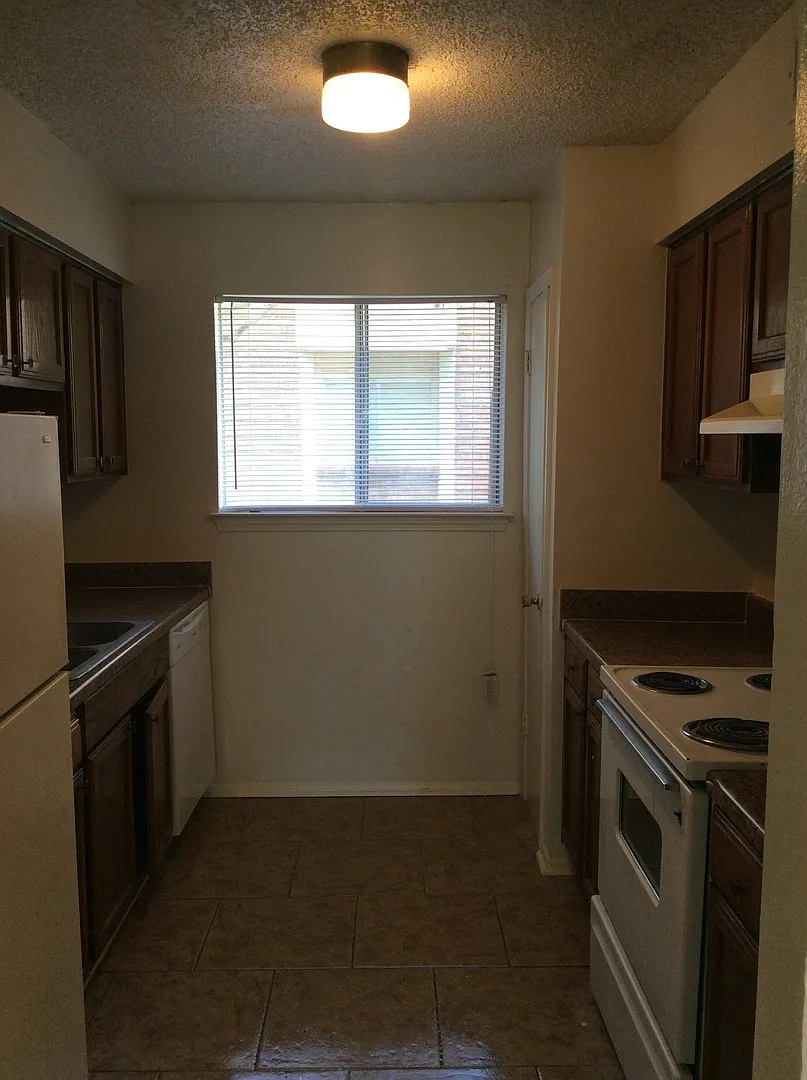 G2 8747 Granite — Photo 1