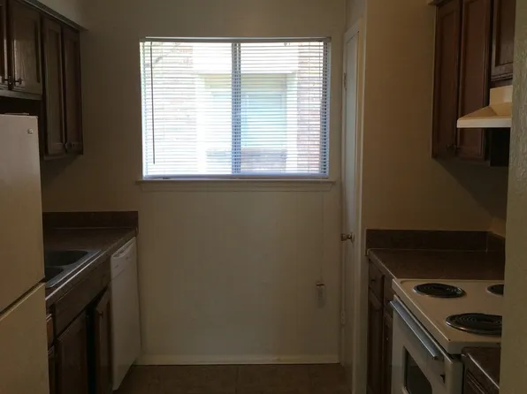 G2 8747 Granite, 8747 Granite Dr APT D, Baton Rouge, LA 70810