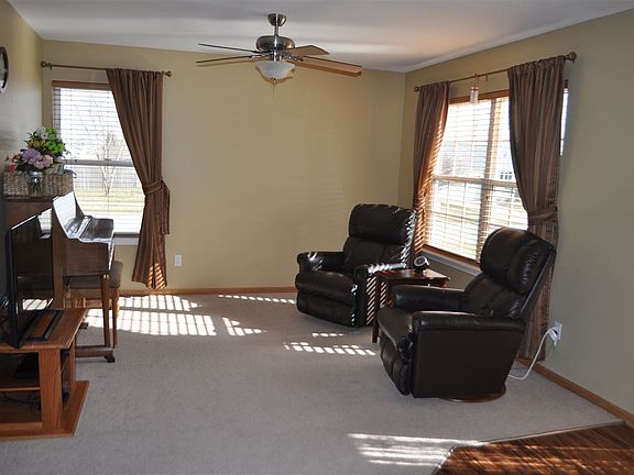 4th image of 810 Kiowa Dr