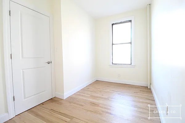 Rented by Grand & Co. | media 31