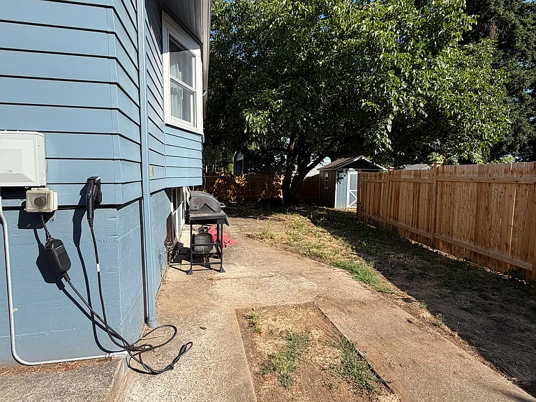 5530 SE Flavel Dr — Photo 2