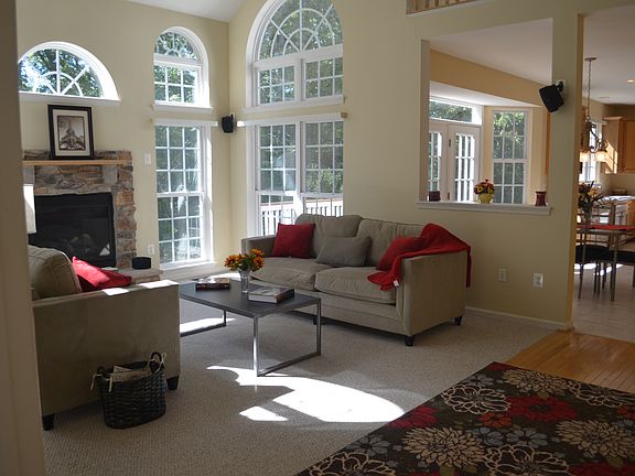 5th image of 17598 Deweys Run Ln