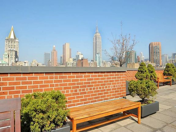4th image of 200 E 27th St APT 1C