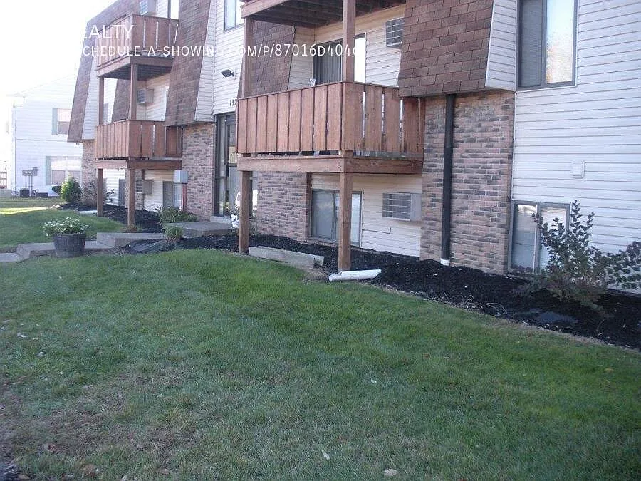 132 Fox Hill Ln #J