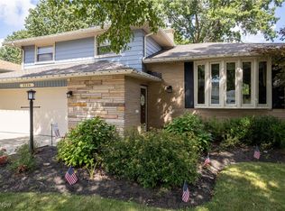 3226 Arrow Ln, Parma, OH 44134