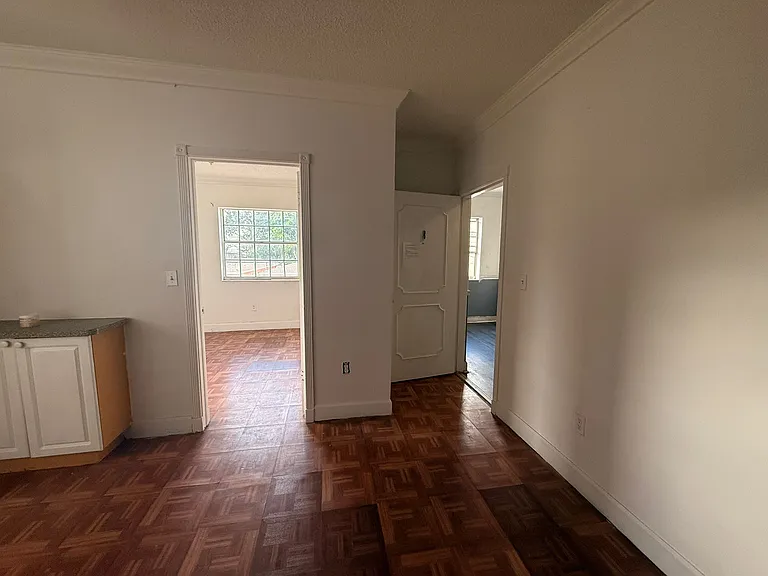 1043 NW 2nd St #8 — Photo 7
