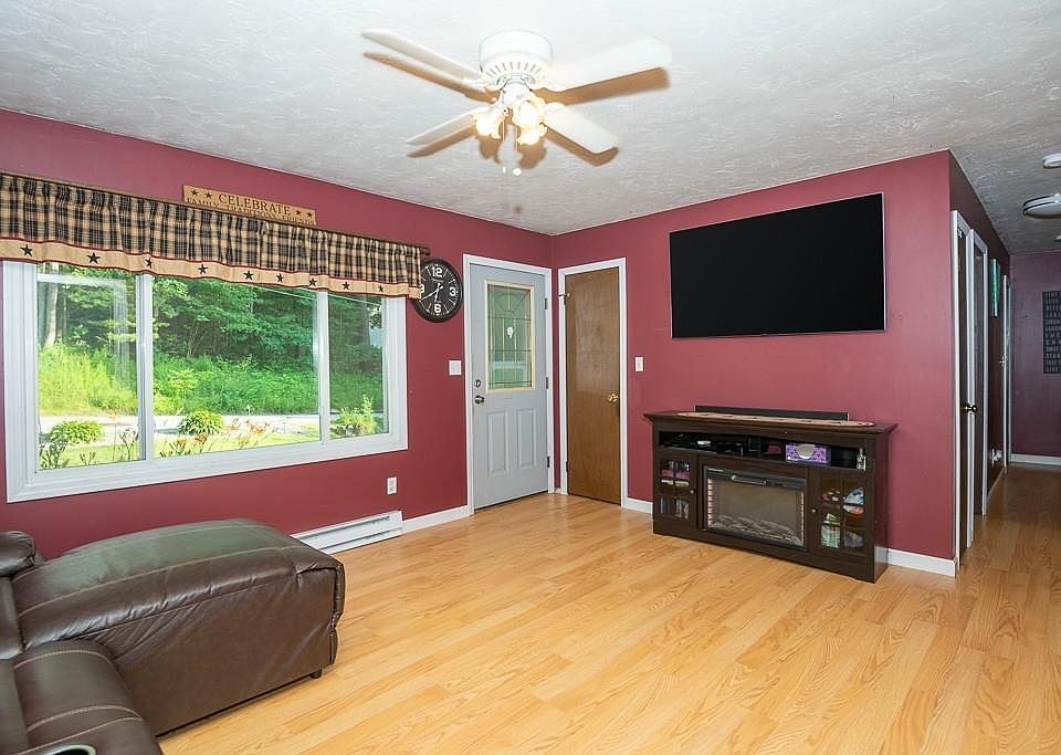 161 Dennison Xrds, Southbridge, MA 01550 Zillow