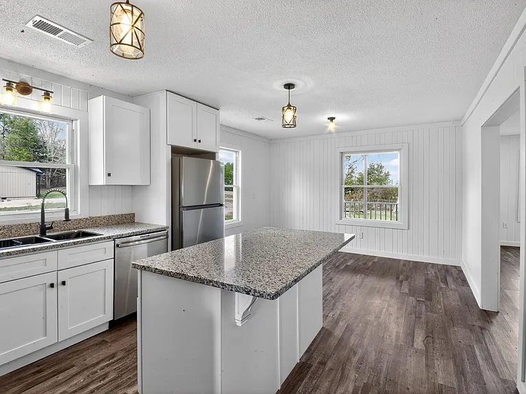 10208 Highway 13 S — Photo 18