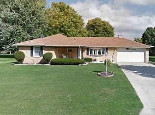 5500 S Breezewood Dr, Muncie, IN 47302