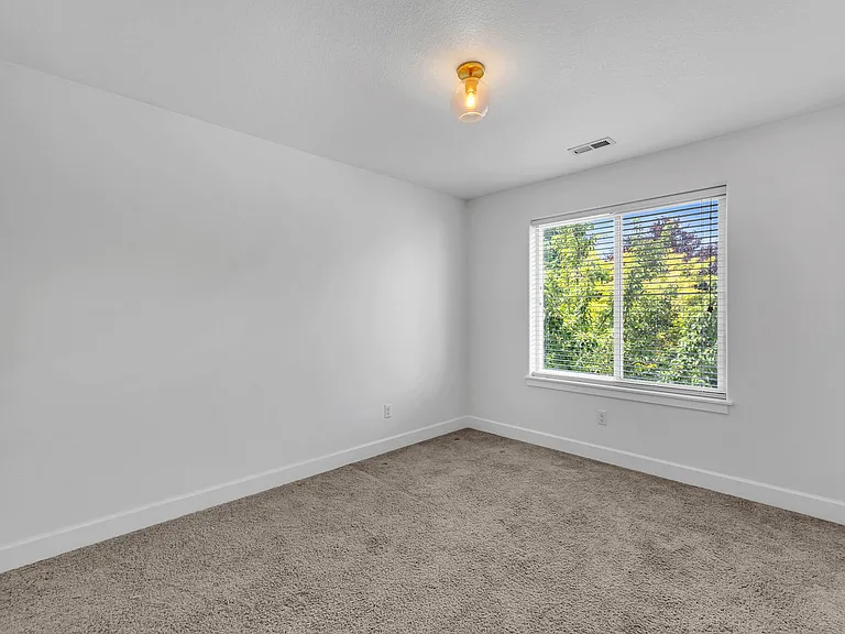 4625 N Hunt St — Photo 36