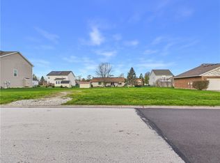 121 Irongate Dr, Englewood, OH