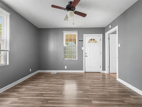3rd image of 2537 Grand Ave