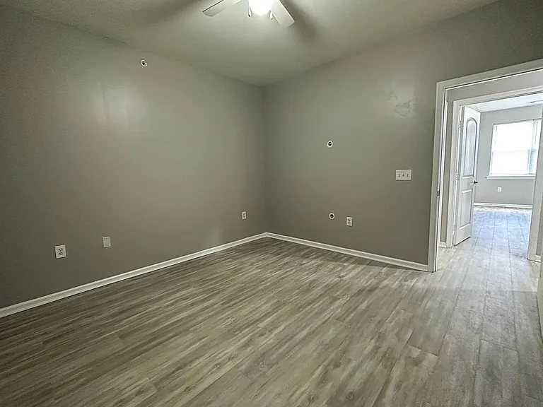 912 Southmoor Dr #203 — Photo 10
