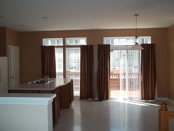 5th image of 1402 Joplin Ln