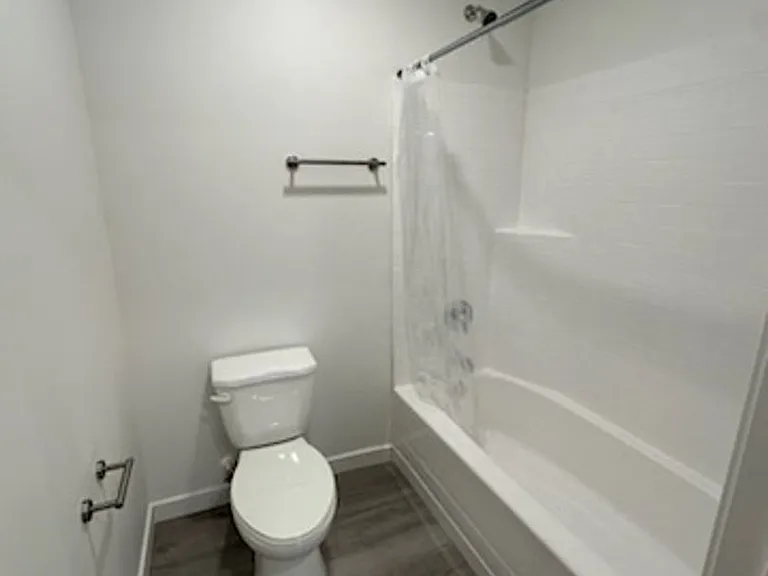 498 E Fort Union Blvd — Photo 12