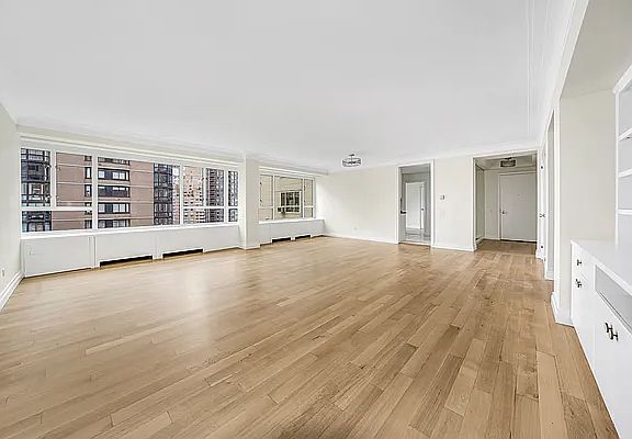 2nd image of 200 E 66th St APT A1101