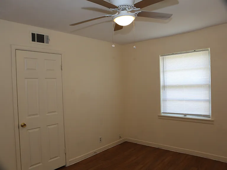 1301 Bandera Ln — Photo 19