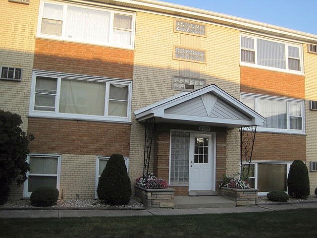 1st image of 6939 W 64th Pl APT 11