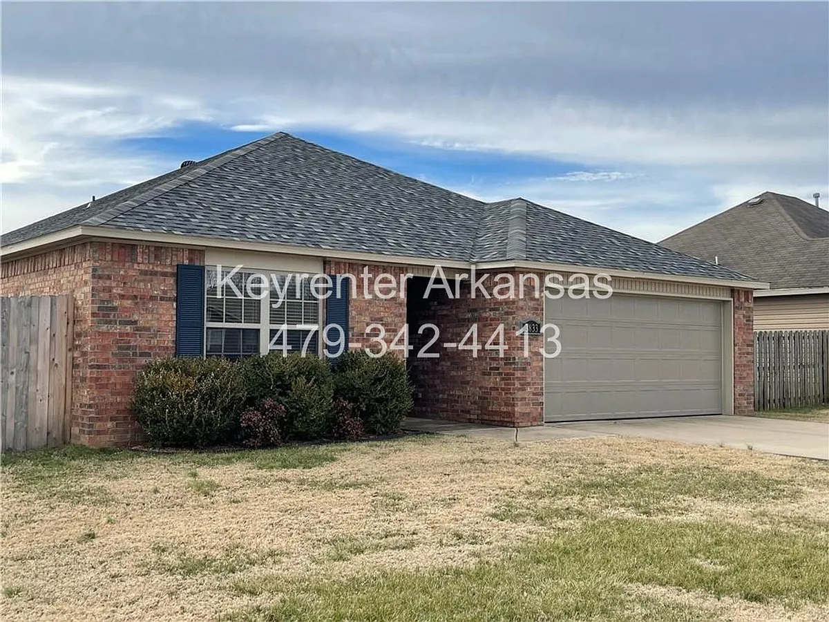 Building Photo - 3833 Sanday Ave