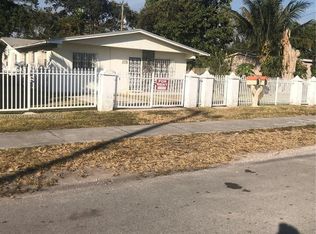 1079 NW 99th St #0, Miami, FL 33150