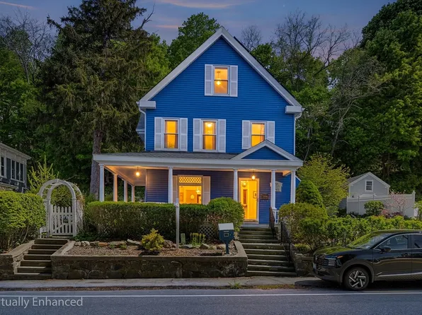 468 Main St, Amesbury, MA 01913