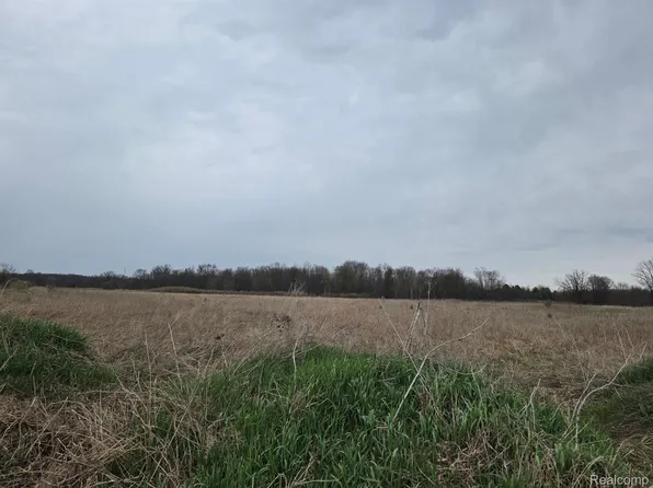 6424 Sherwood Par C F Rd #2, Fowlerville, MI 48836