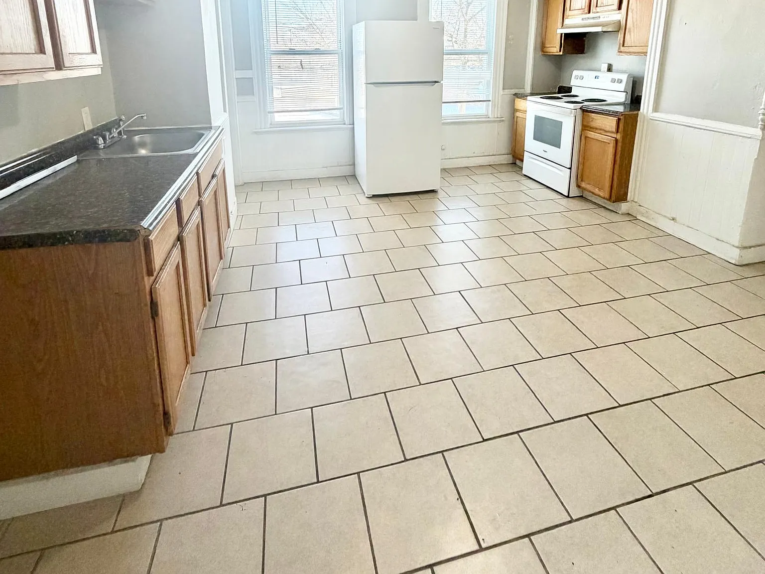 5 bed, 1.5 bath, 1500 sqft, $2,650 — Photo 1