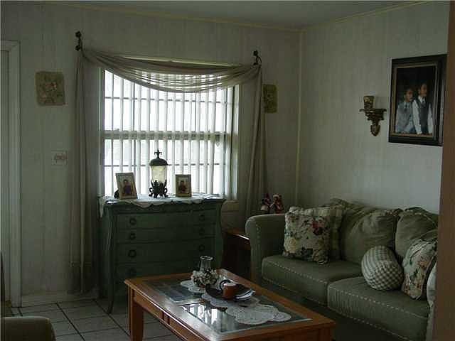 2nd image of 1116 NE 24th St