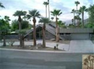 855 S Via Las Palmas, Palm Springs, CA 92262