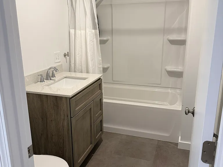 114 Sweet Ave #3R — Photo 7