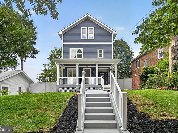 2nd image of 1258 Perry St NE