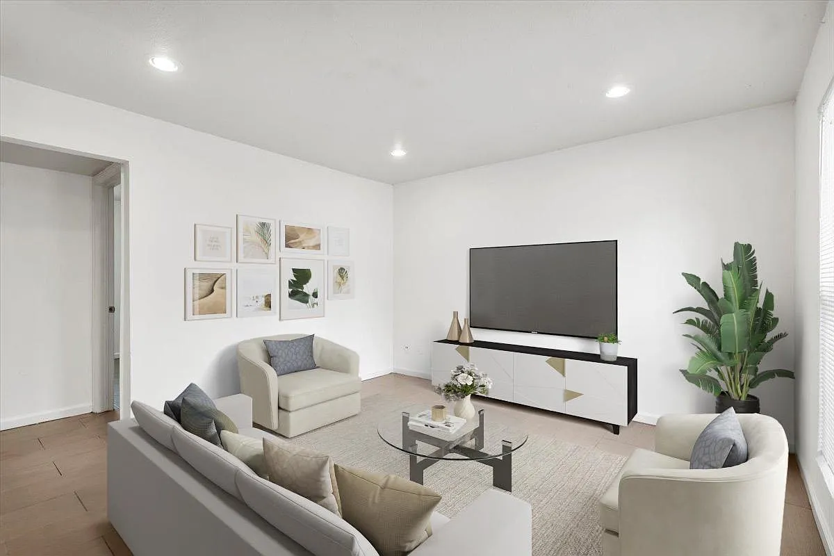 2 bed, 1.0 bath, 676 sqft, $1,250 — Photo 2