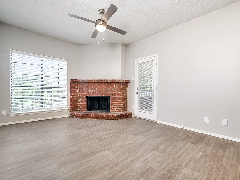 Foxborough Apartments — Photo 17