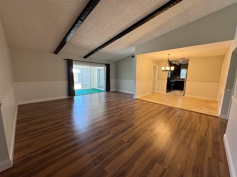 3333 Hunt Club Dr — Photo 7
